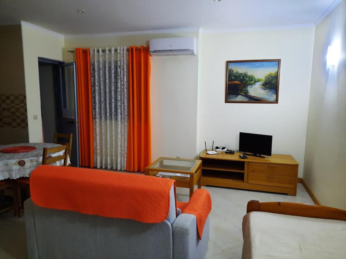 Private Apartament Celestina & Carlos Mindelo Eksteriør bilde