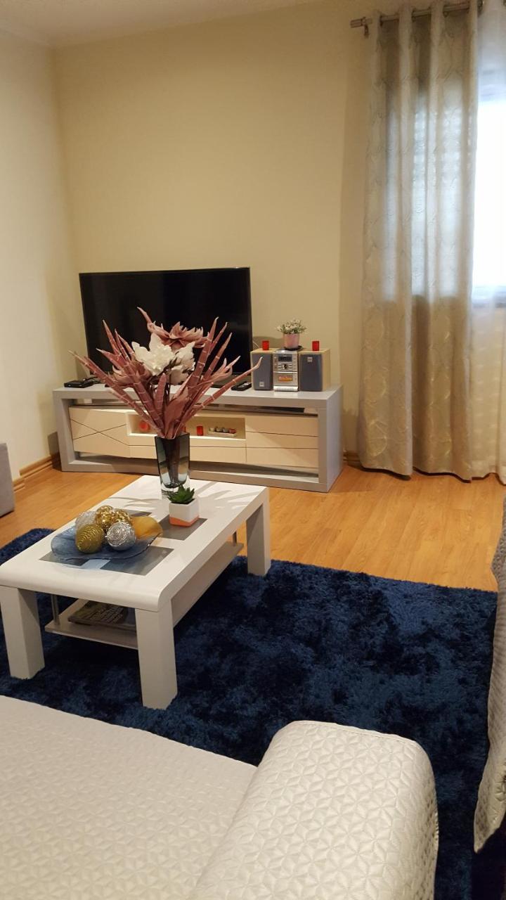 Private Apartament Celestina & Carlos Mindelo Eksteriør bilde
