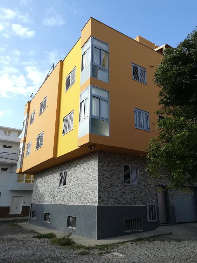 Private Apartament Celestina & Carlos Mindelo Eksteriør bilde